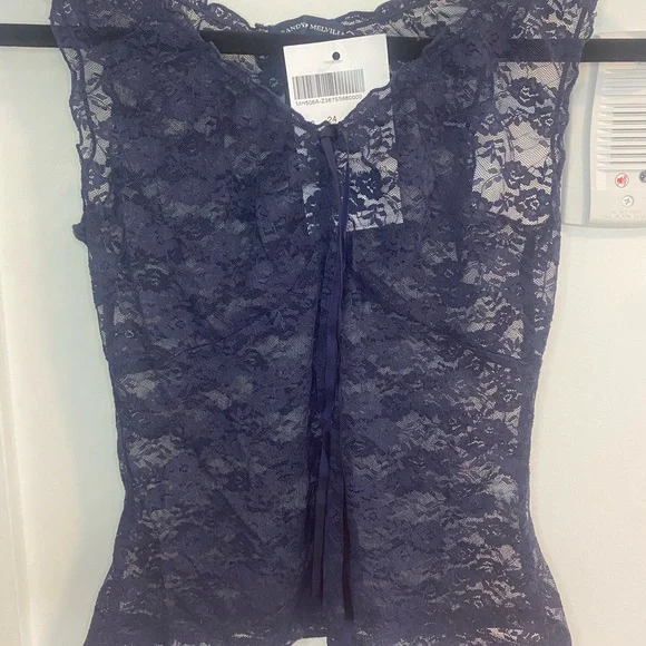 Brandy melville new with tags laced top - Picture 2 of 4